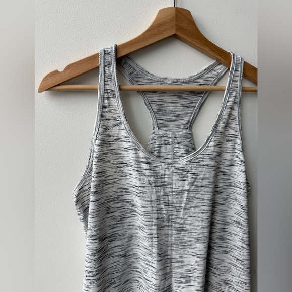 Lululemon Essential Tank - Picture 7 of 8